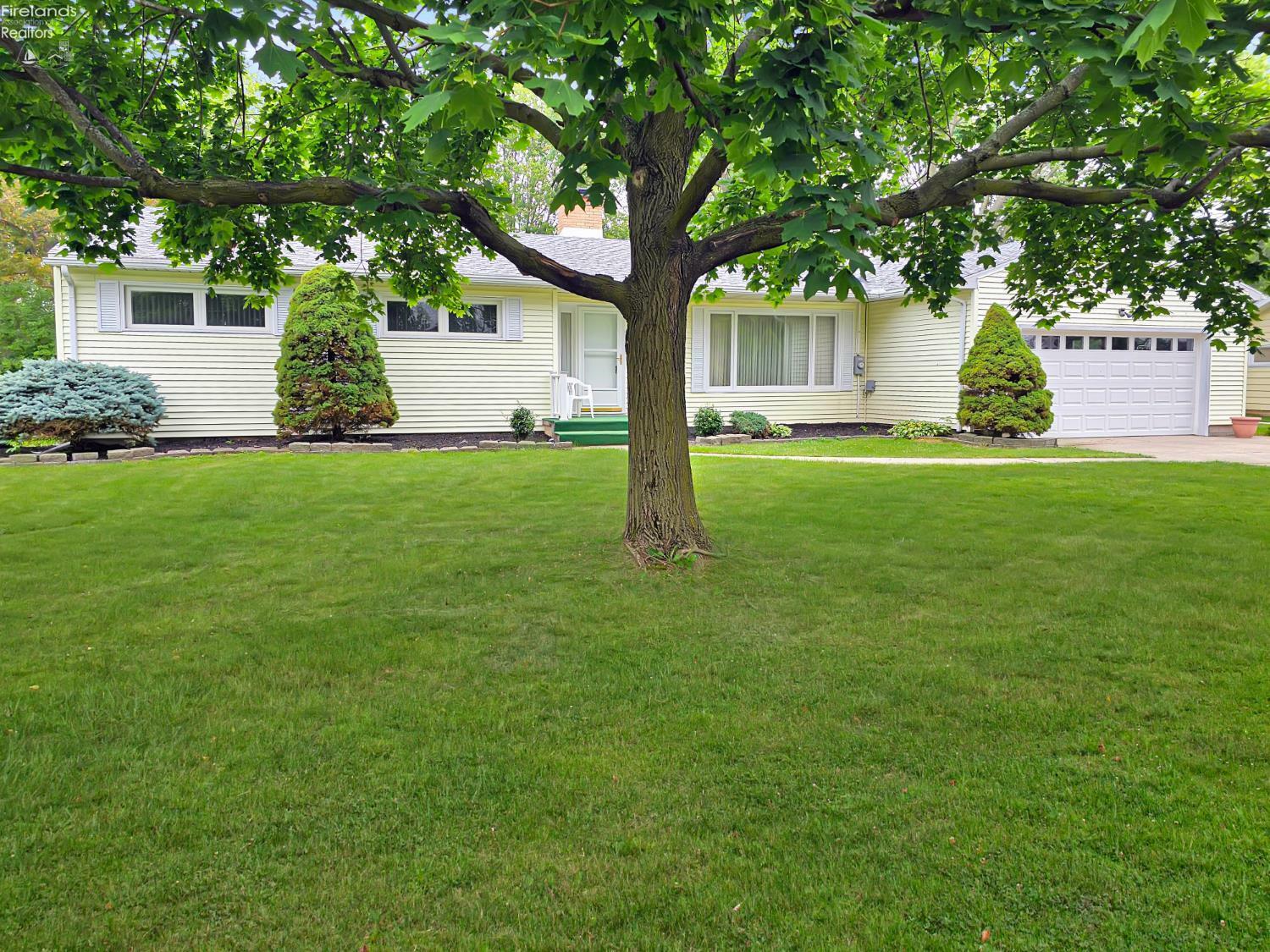 Property Photo: 206 Harvest Lane OH 43449