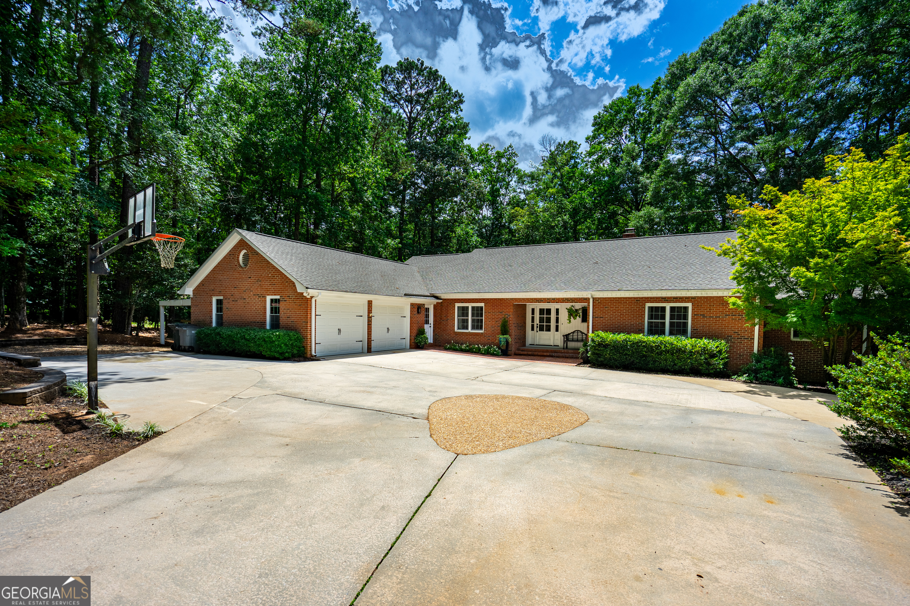Property Photo: 103 Lakeshore Drive GA 30240