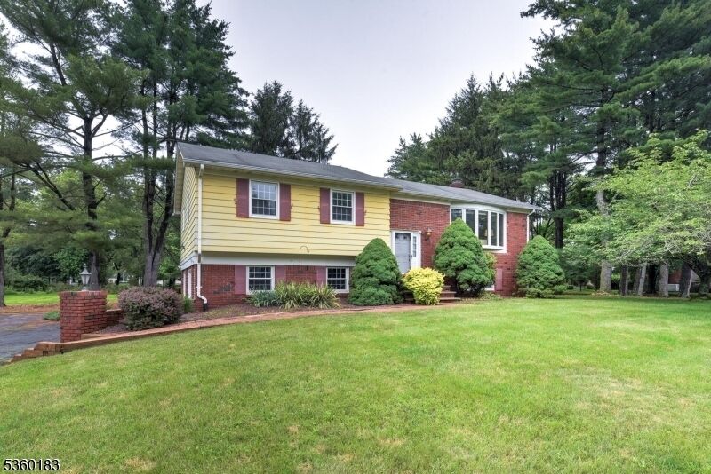 Property Photo: 178 Tanglewood Dr NJ 08876