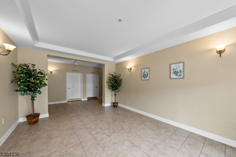Property Photo: 1005 Meadow Brook Ct 1005 NJ 07981