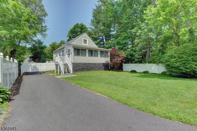 21 Bartholdi Ave  Wanaque Boro NJ 07420 photo
