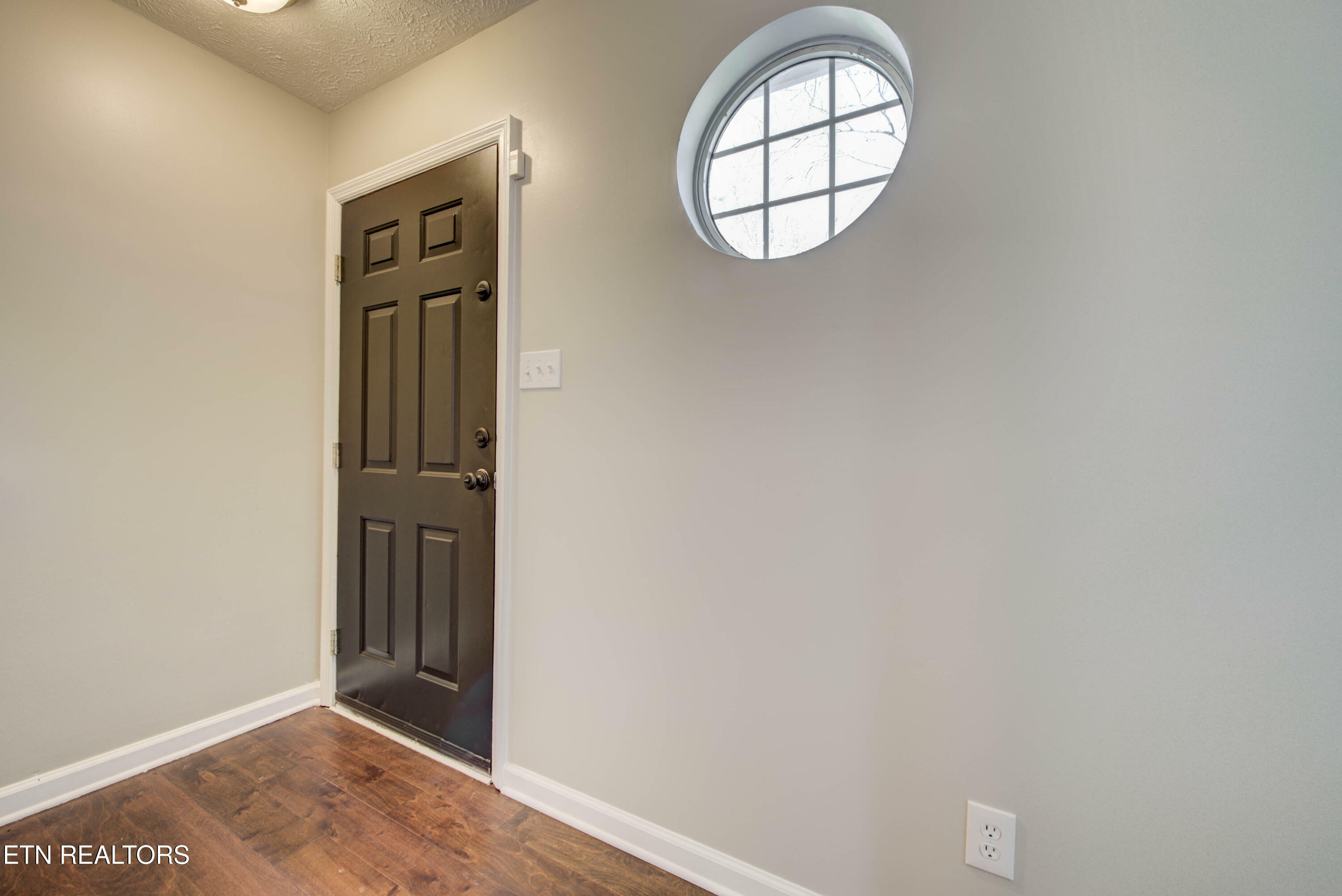 Property Photo: 4004 Abercorn Rd TN 37921