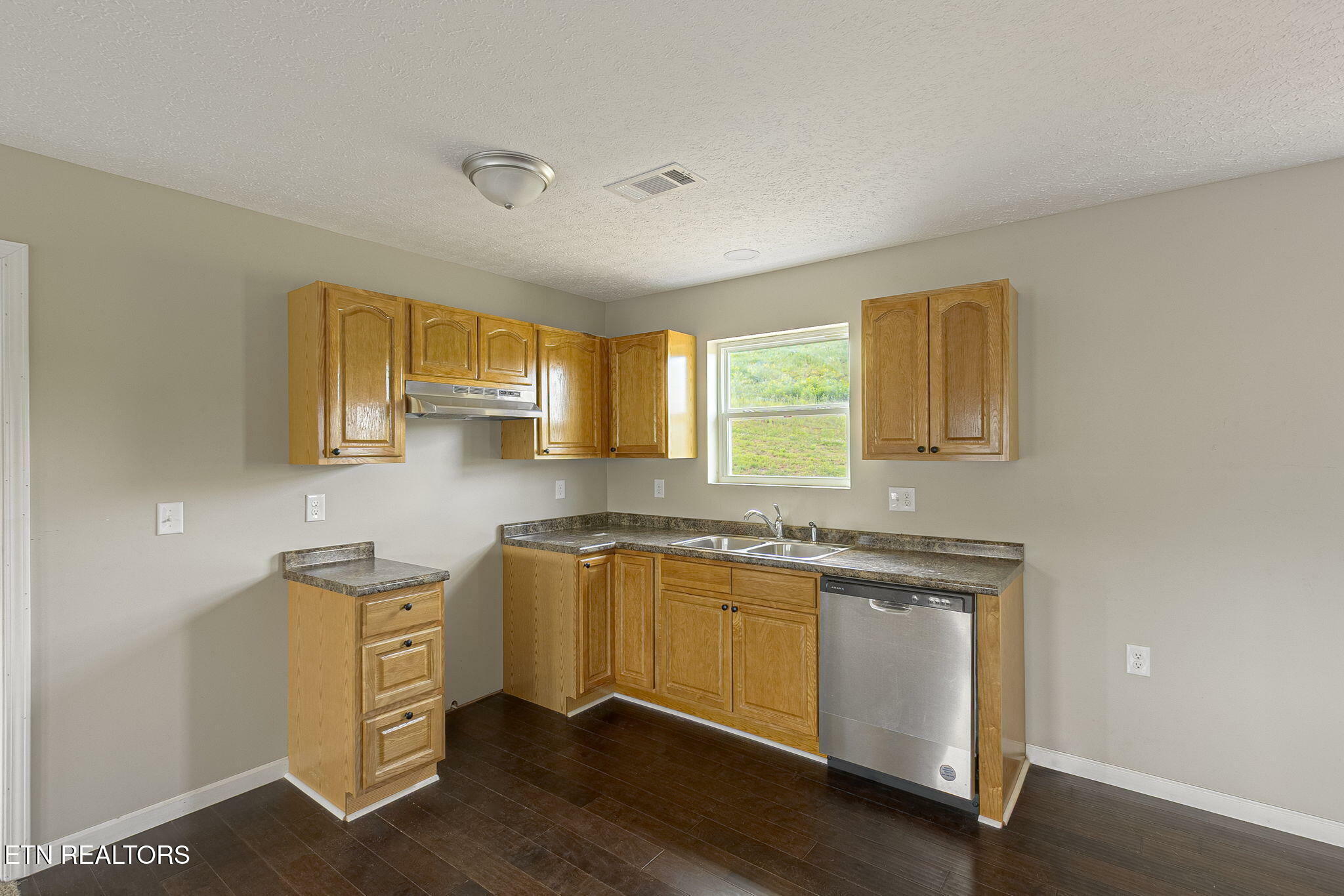 Property Photo: 3288 Parker Blvd TN 37764