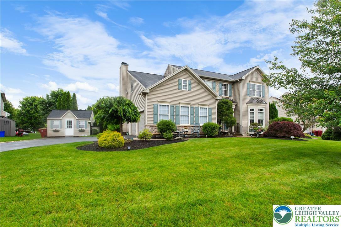 Property Photo: 4257 Foxwood Circle PA 18040