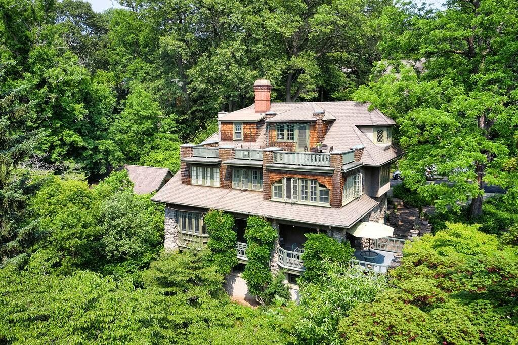 Property Photo:  31 Sheldon Place  NY 10706 