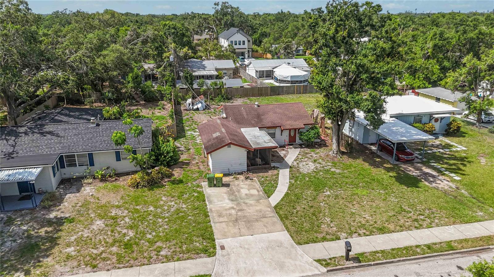 Property Photo: 2558 Hawthorne Street FL 34239