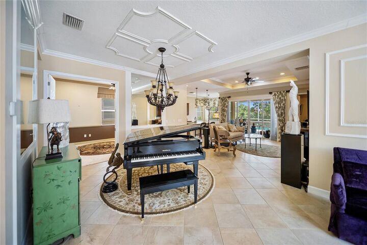 Property Photo: 305 Siena Vista Place FL 33573