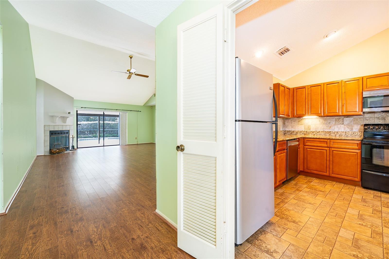 Property Photo: 1017 Gould Place FL 32765