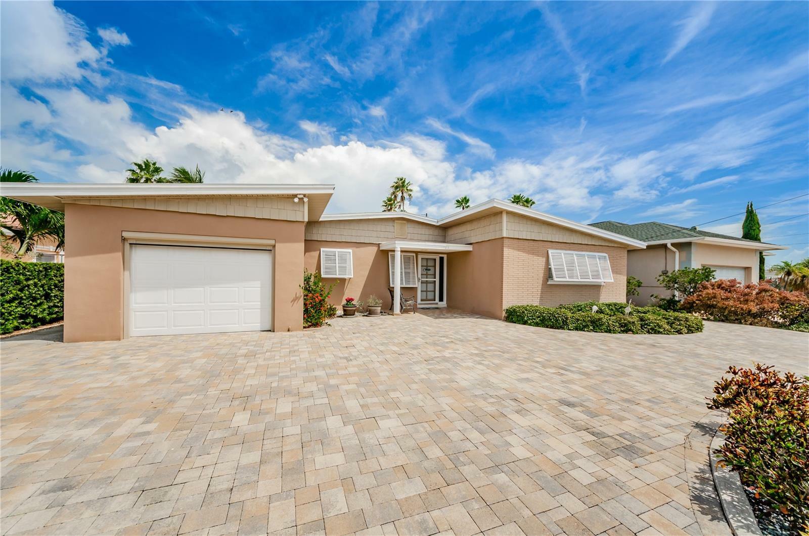 Property Photo: 1983 W Vina Del Mar Boulevard FL 33706