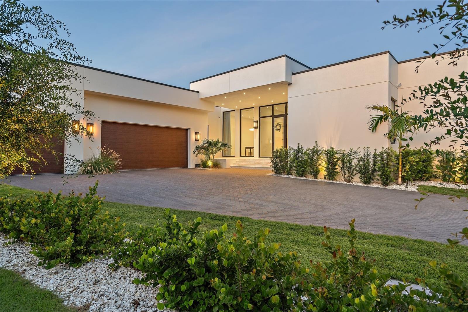 Property Photo: 501 Barcelona Drive FL 33715