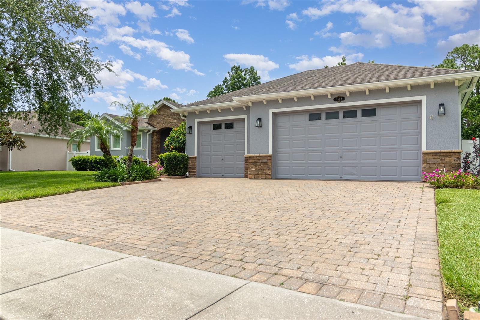 Property Photo: 2588 Gabrielle Woods Place FL 32765