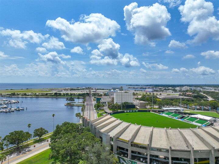 Property Photo:  1 Beach Drive SE 811  FL 33701 