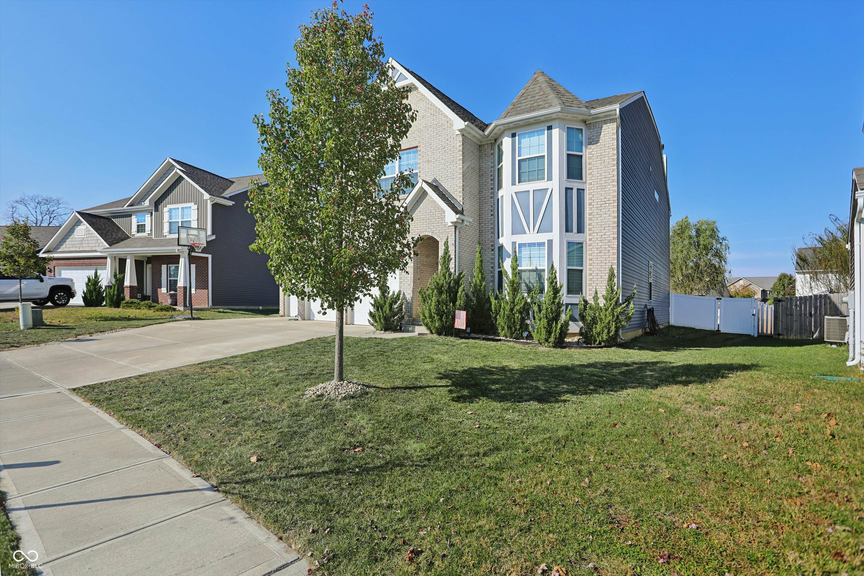 Property Photo: 1664 Woodside Circle IN 46131