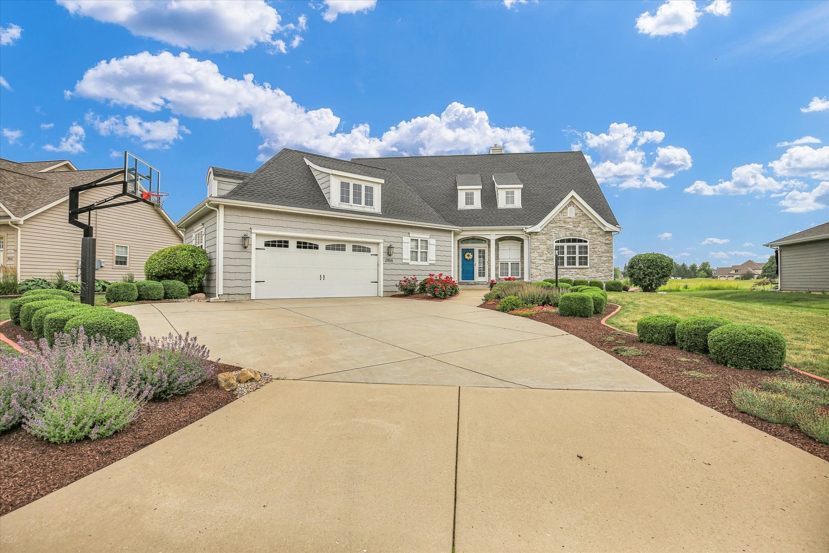 Property Photo: 2955 E Stone Creek Boulevard IL 61802