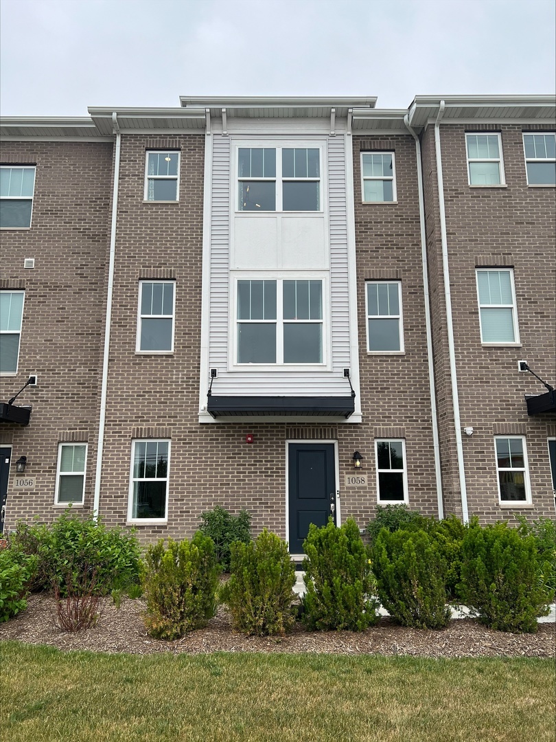 1058 E Oakton Street  Des Plaines IL 60018 photo