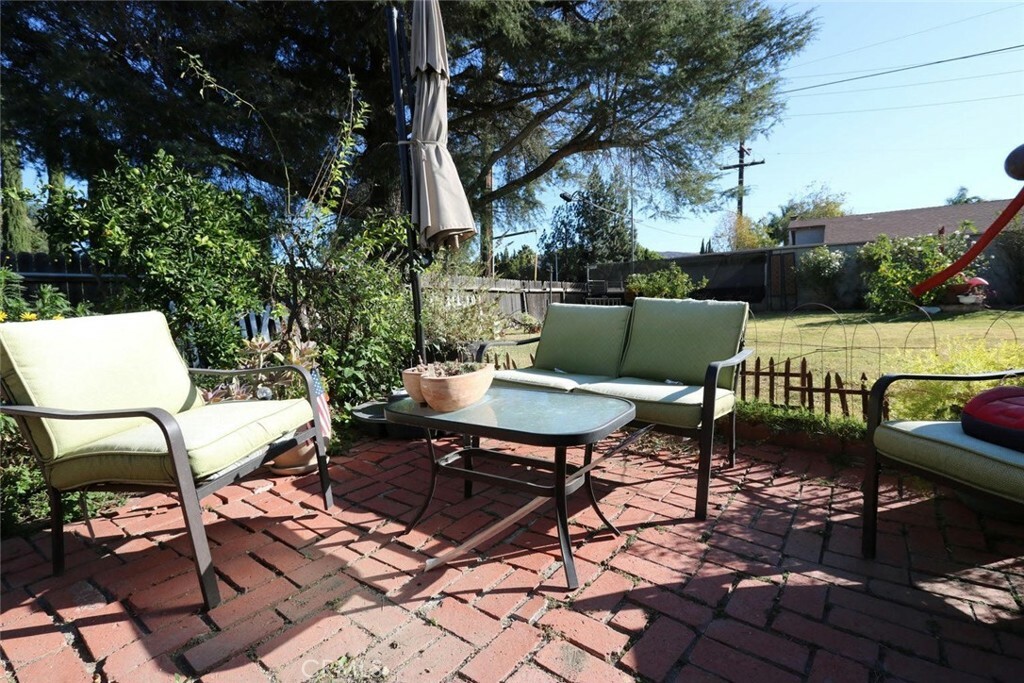 Property Photo:  1890 Hamilton Street  CA 93065 