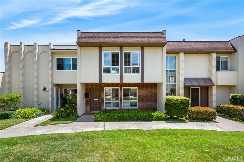 9705 Port Royal Circle  Huntington Beach CA 92646 photo