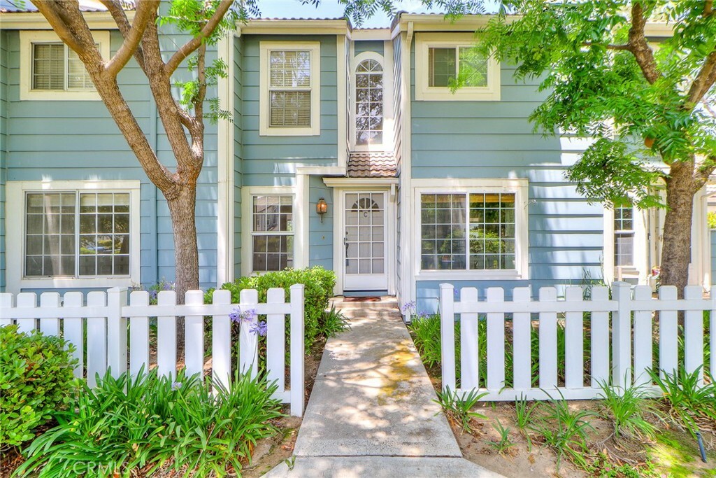 Property Photo:  345 Jeremiah Drive C  CA 93065 