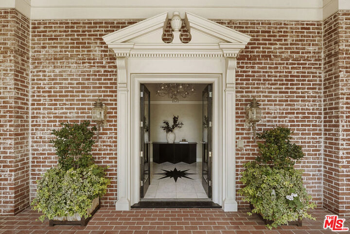 Property Photo:  1001 N Crescent Drive  CA 90210 