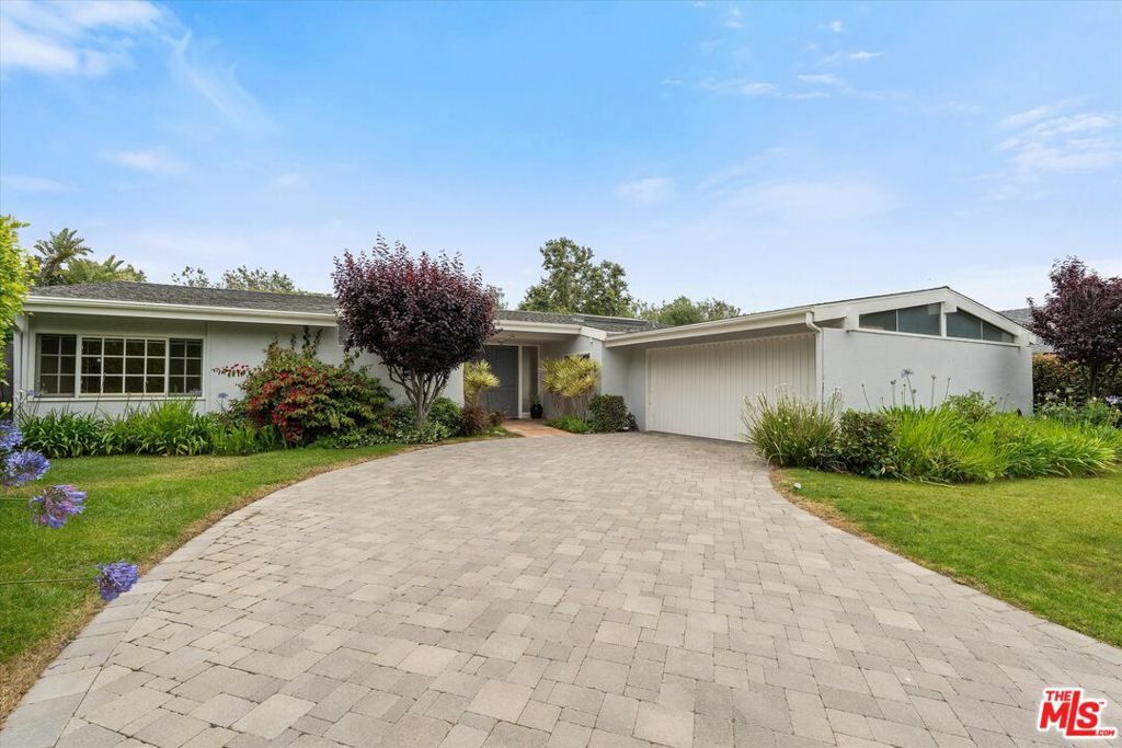 Property Photo:  30724 Manzano Drive  CA 90265 