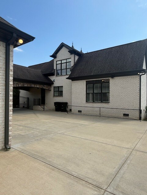 Property Photo: 1430 Avellino Cir TN 37130