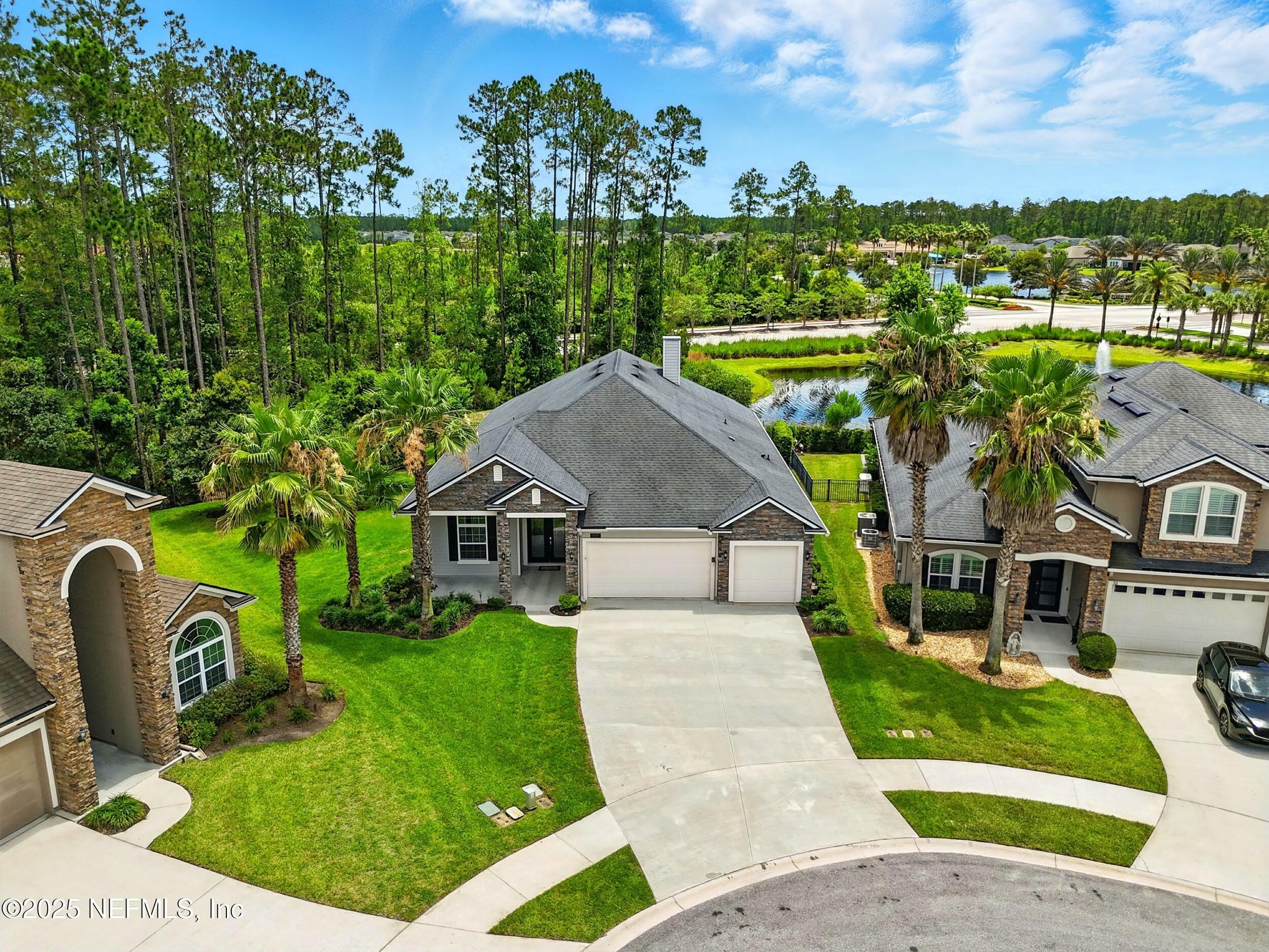 Property Photo: 38 King Palm Court FL 32081