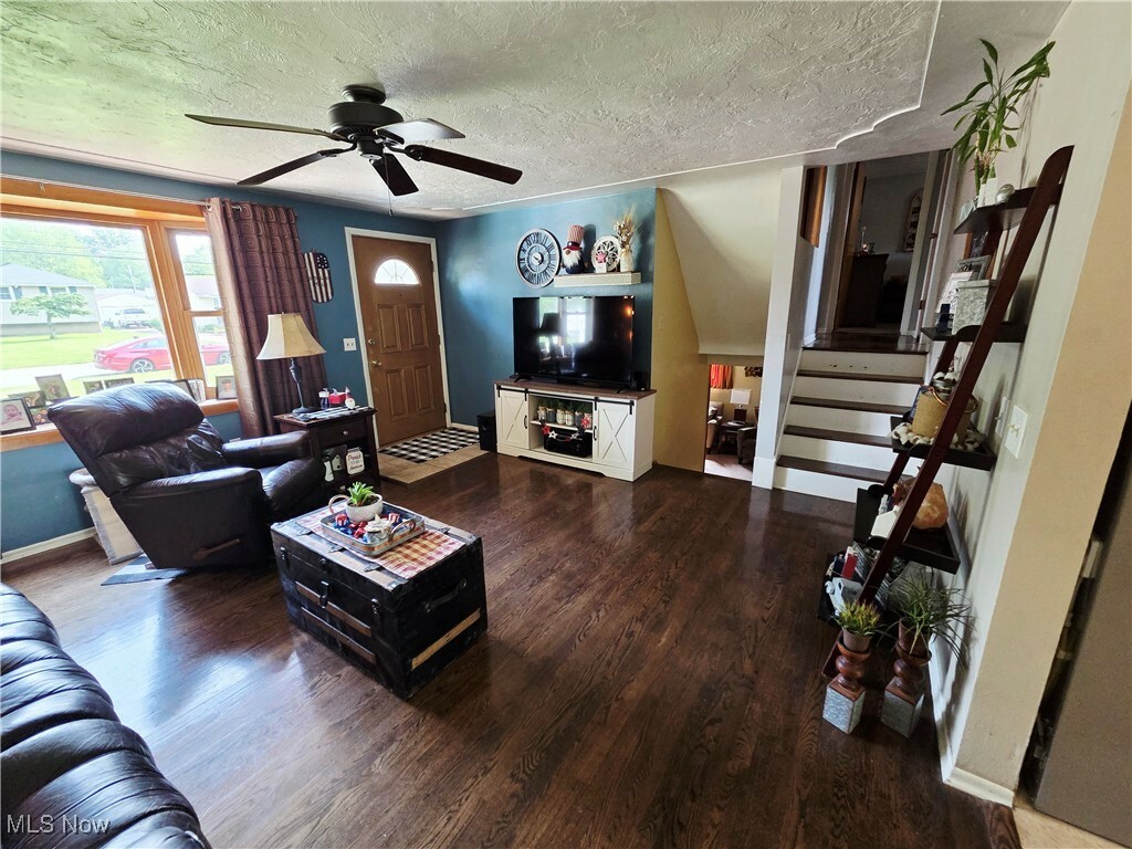Property Photo: 709 W Martin Avenue OH 44001