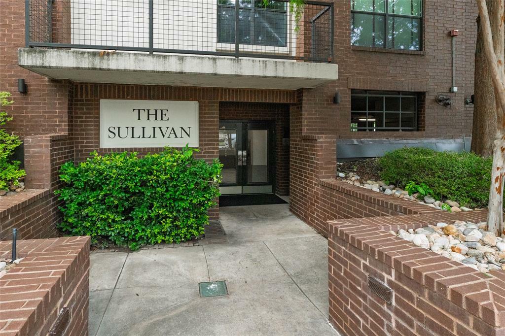 Property Photo: 4333 Gilbert Avenue 330 TX 75219