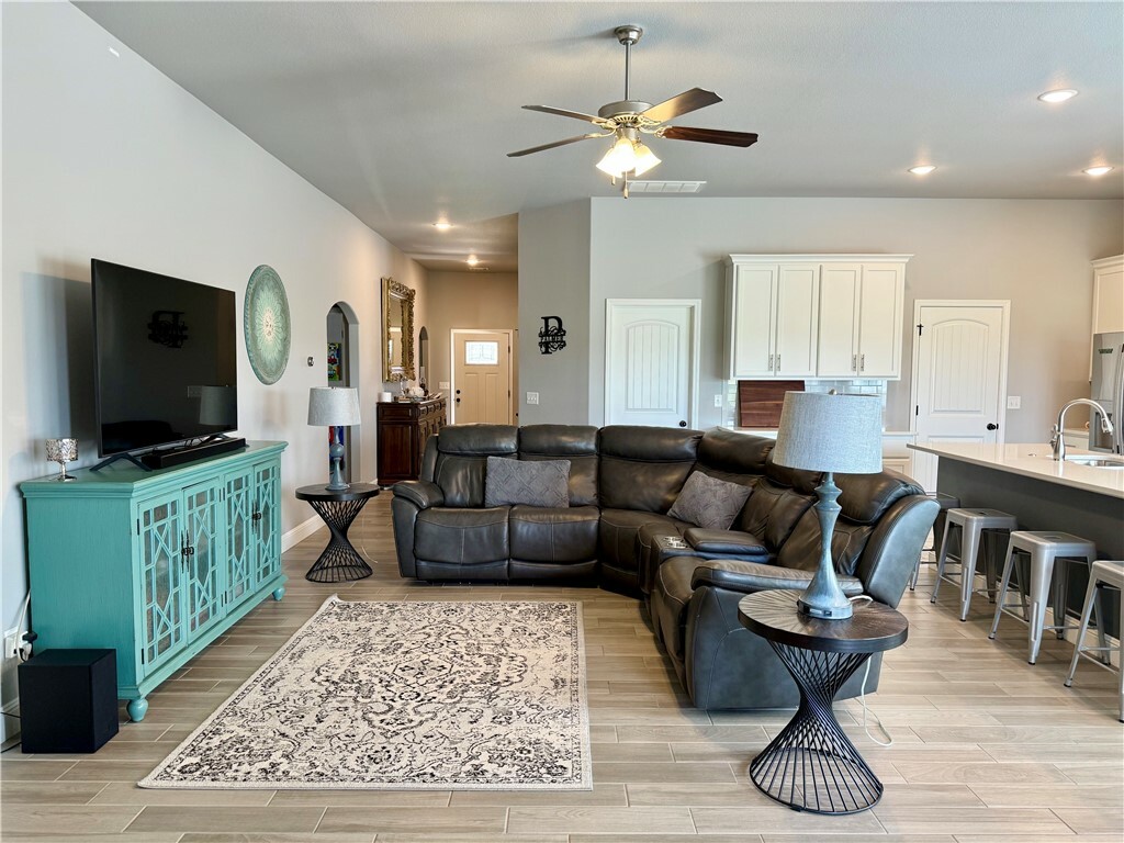 Property Photo:  604 62nd Avenue  AR 72713 