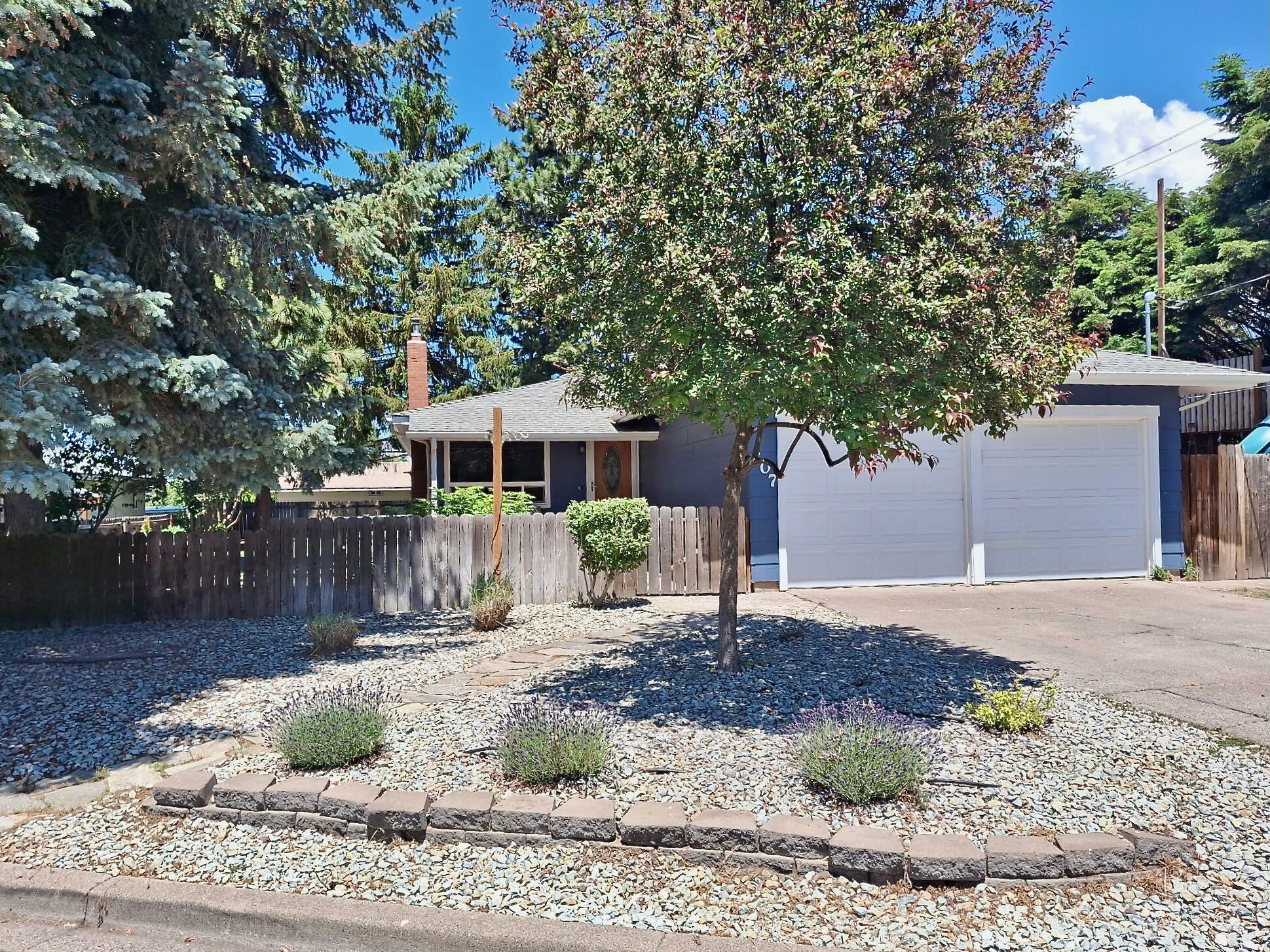 Property Photo: 707 W Oregon Avenue OR 97601