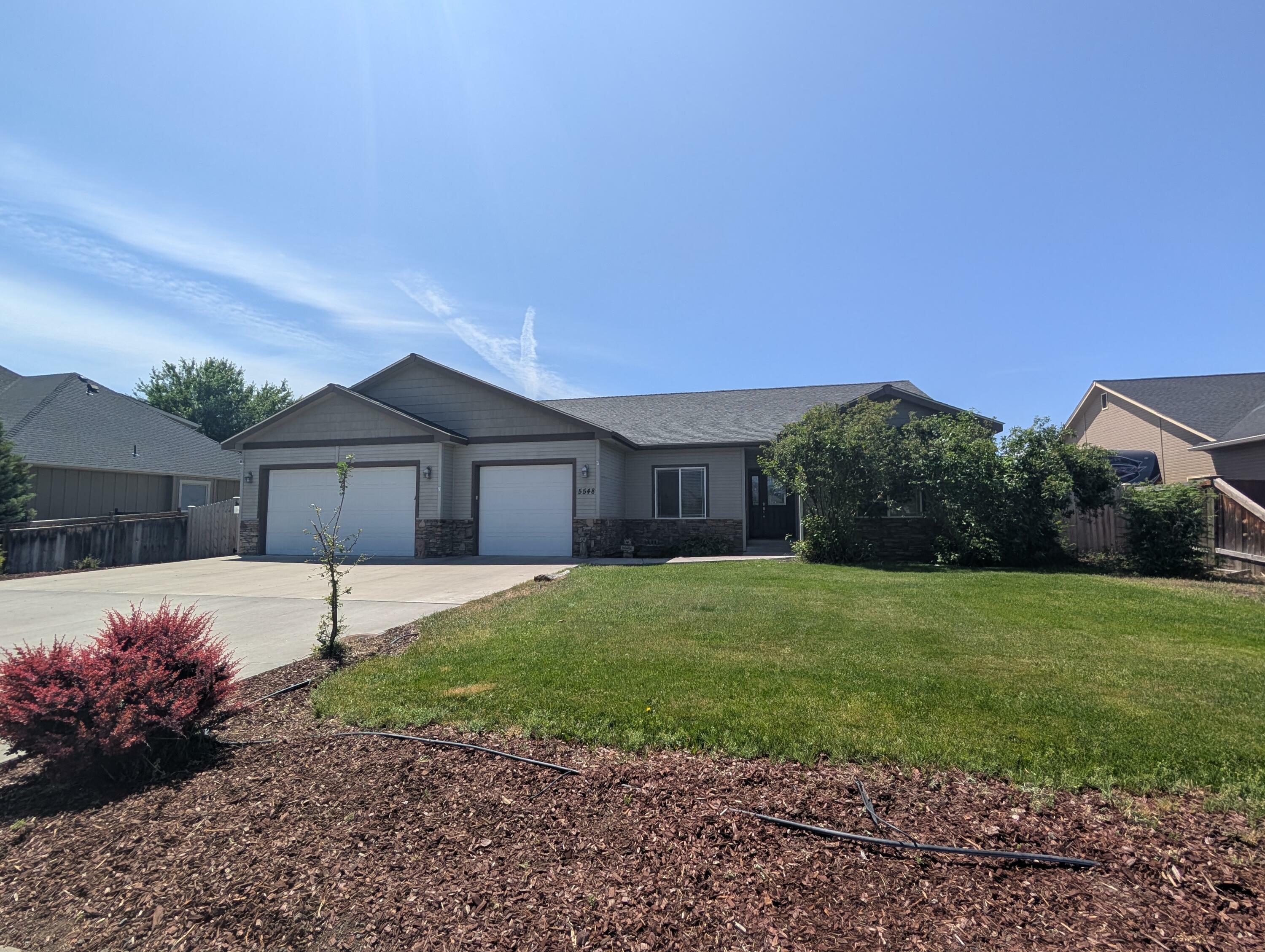 Property Photo: 5548 Sturdivant Avenue OR 97603