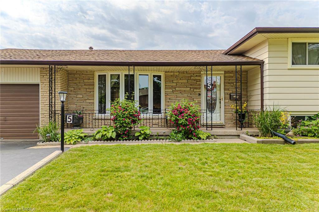 Property Photo: 5 Pippin Drive ON N3R 5V8