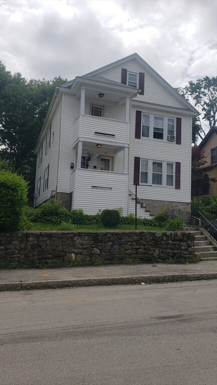 Property Photo:  60 Everard St  MA 01605 