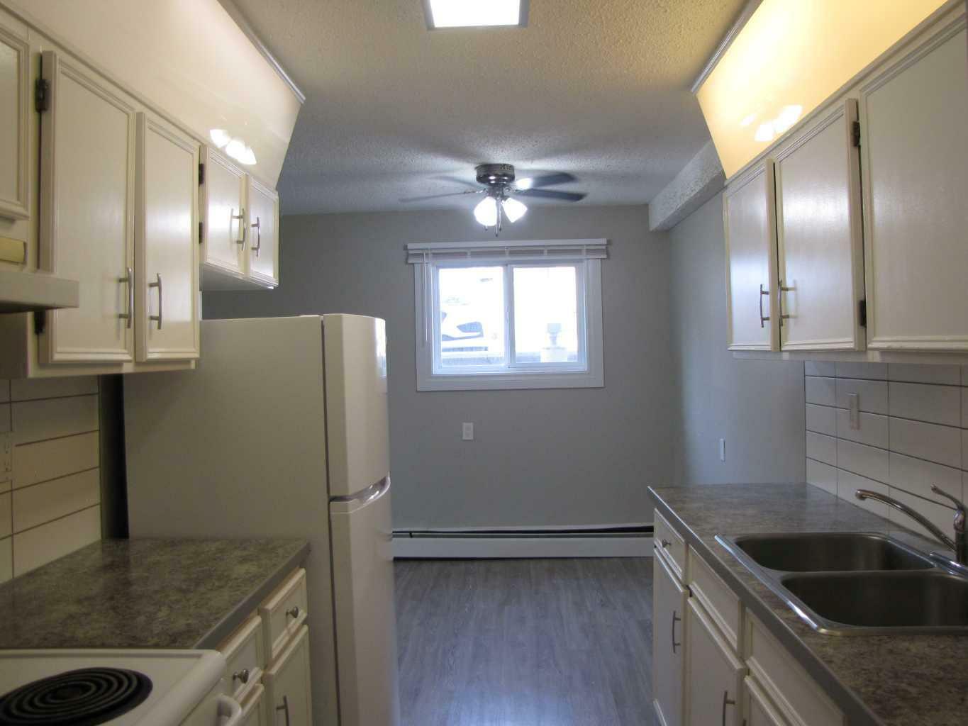 Property Photo: 5812 61 Street 105 AB T4N 6H2