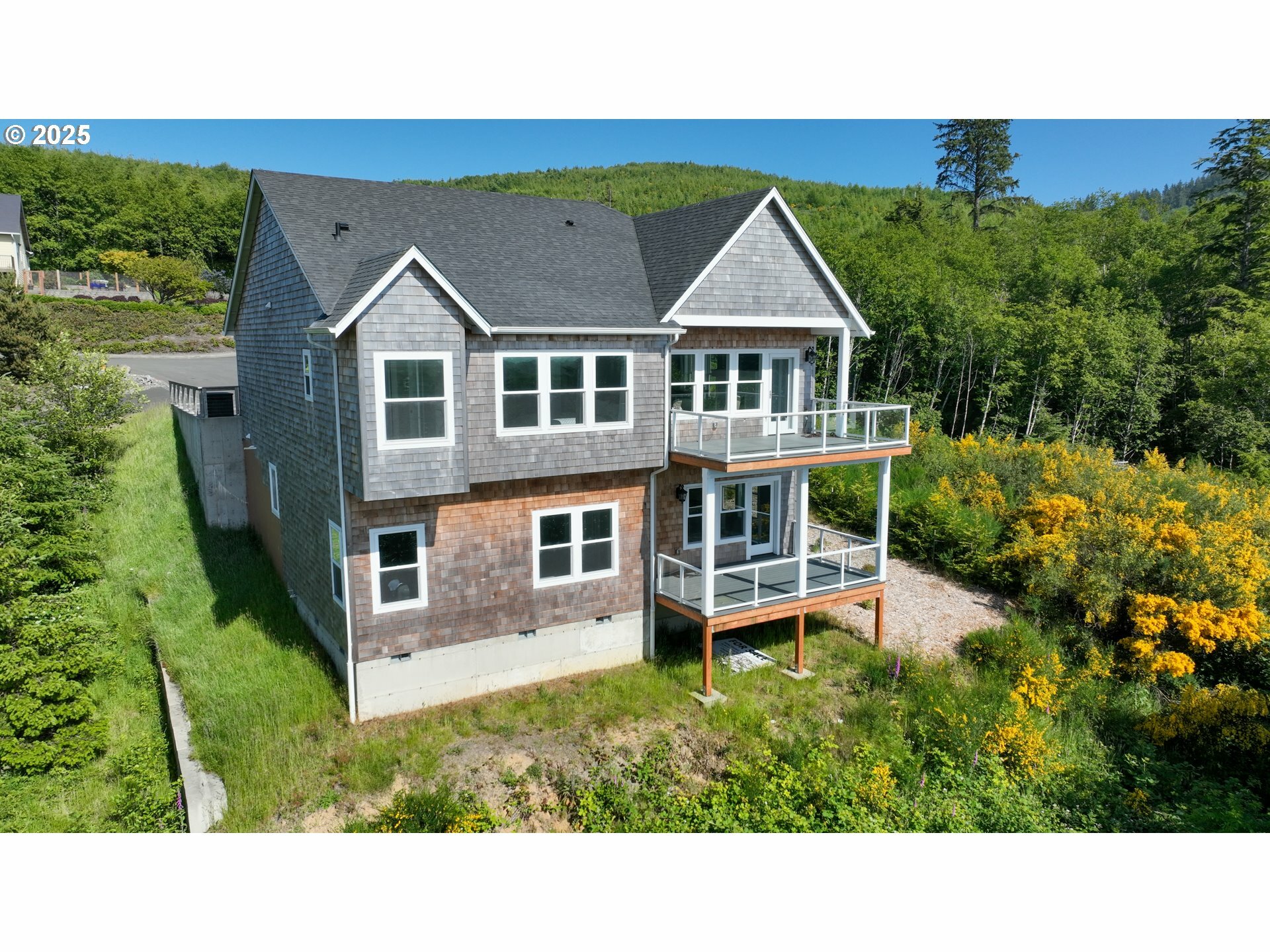 Property Photo: 1790 Thompson Falls Dr OR 97138