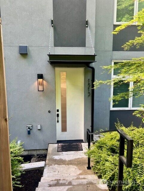 Property Photo:  1513  Lakeview Boulevard E  WA 98102 