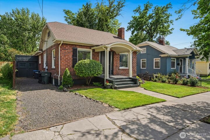 Property Photo:  12  Newell Street  WA 99362 