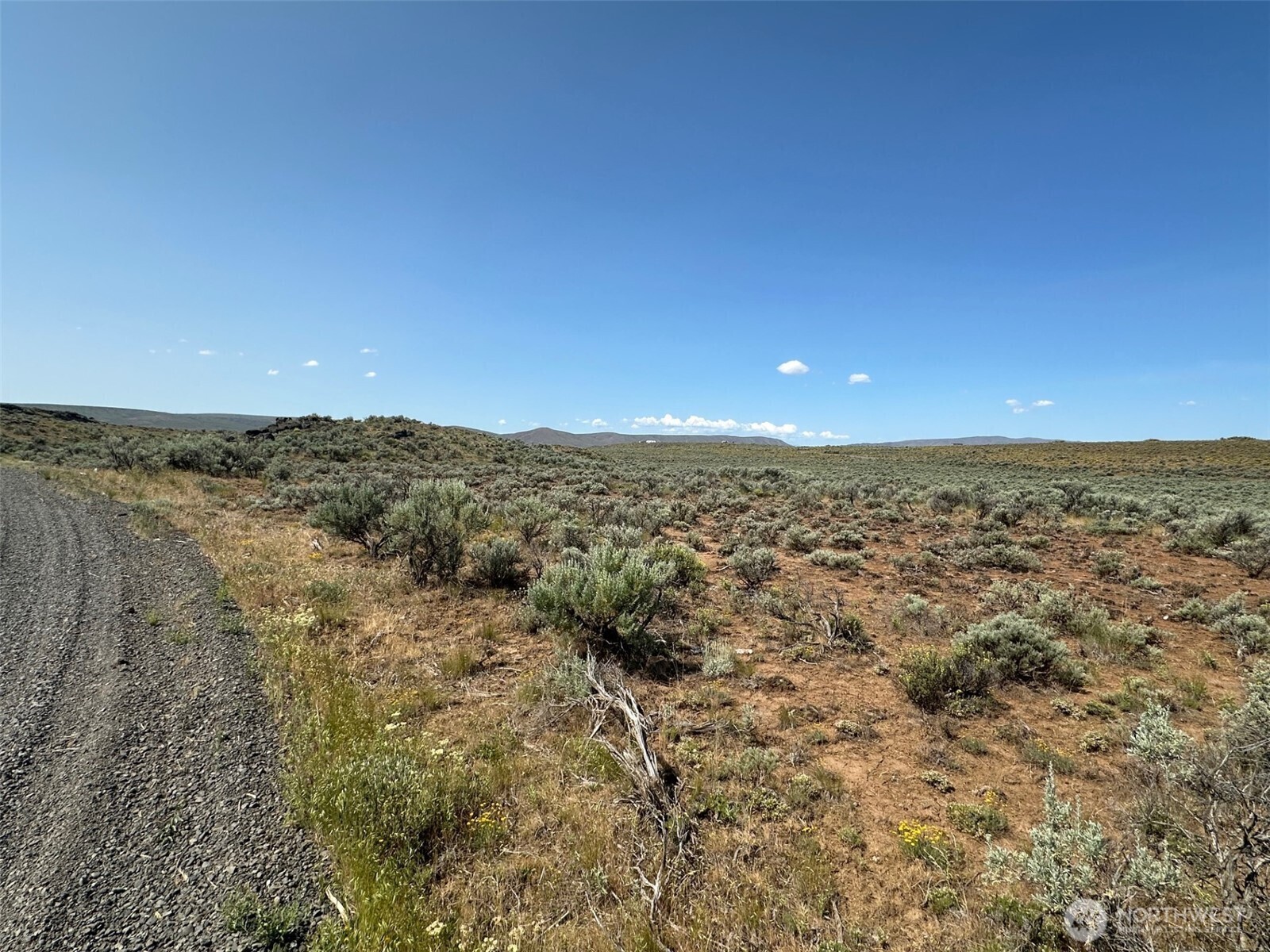 Property Photo: 5202 Texas Loop WA 98823