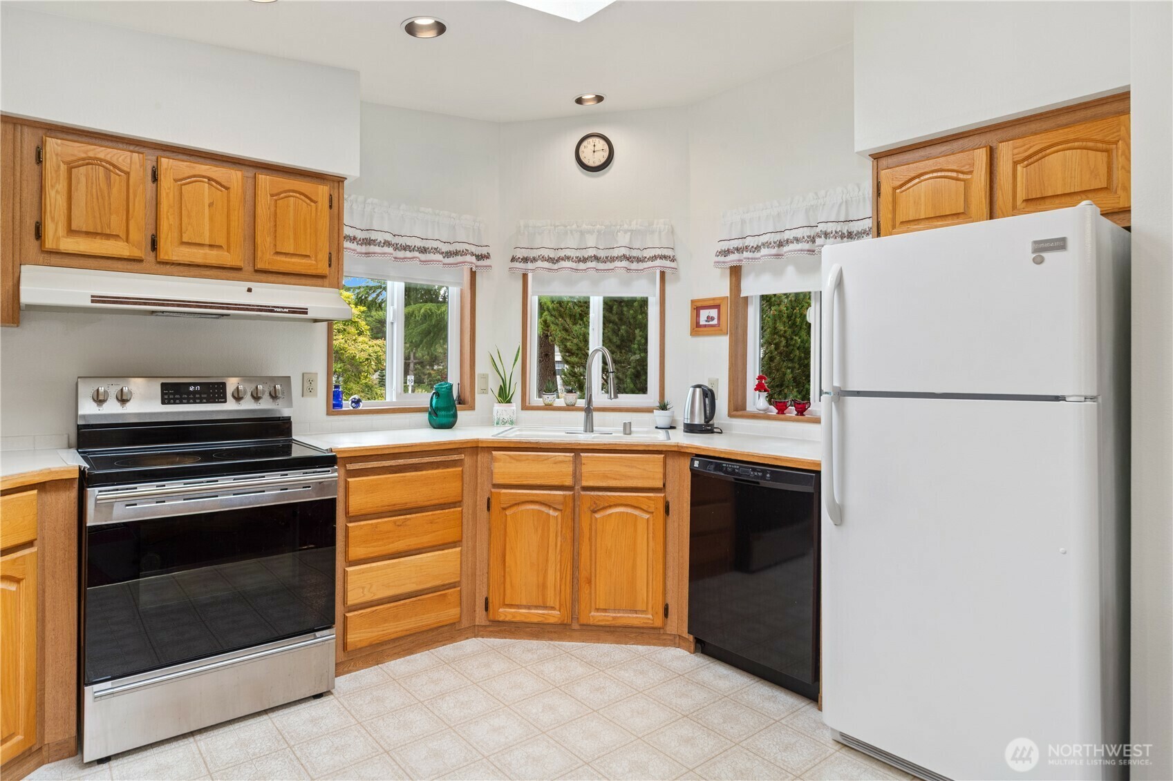 Property Photo:  111 NE Saturn Lane  WA 98311 