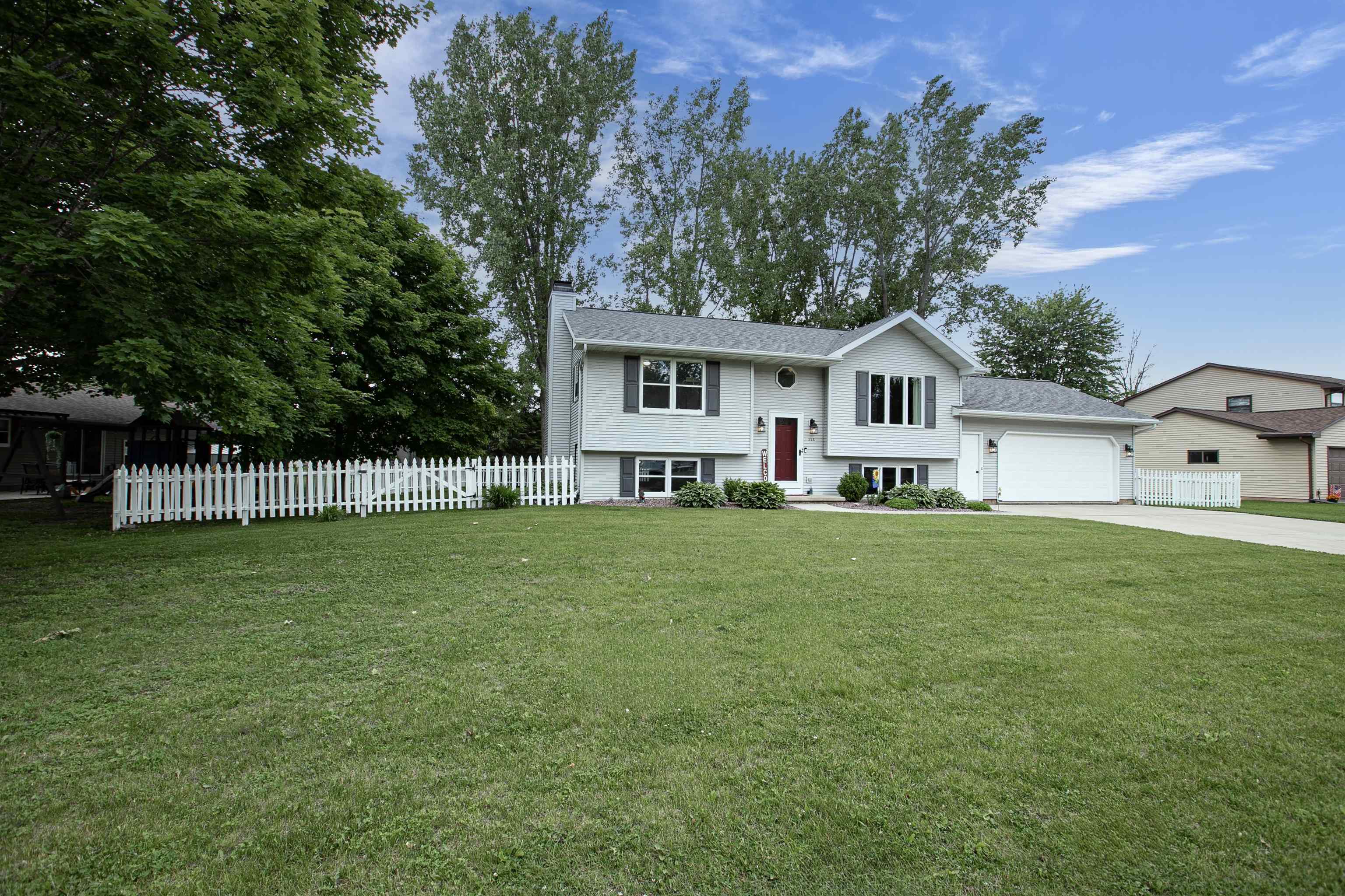 Property Photo: 324 Nancy Lane WI 54162-9466