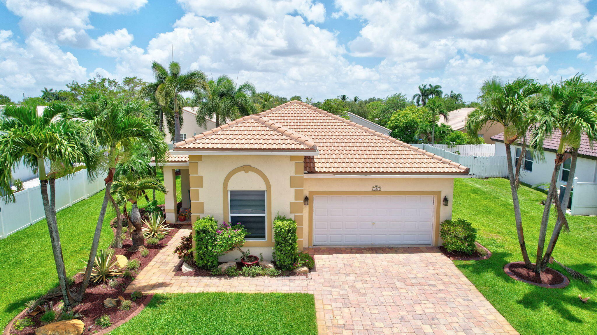 16174 SW 9th Street  Pembroke Pines FL 33027 photo