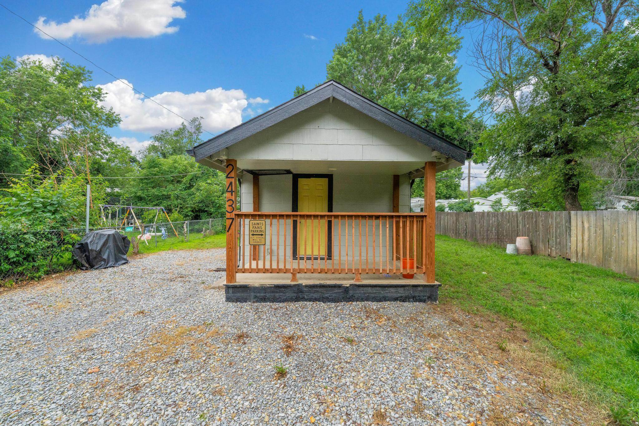 Property Photo: 2437 N Woodland St KS 67204