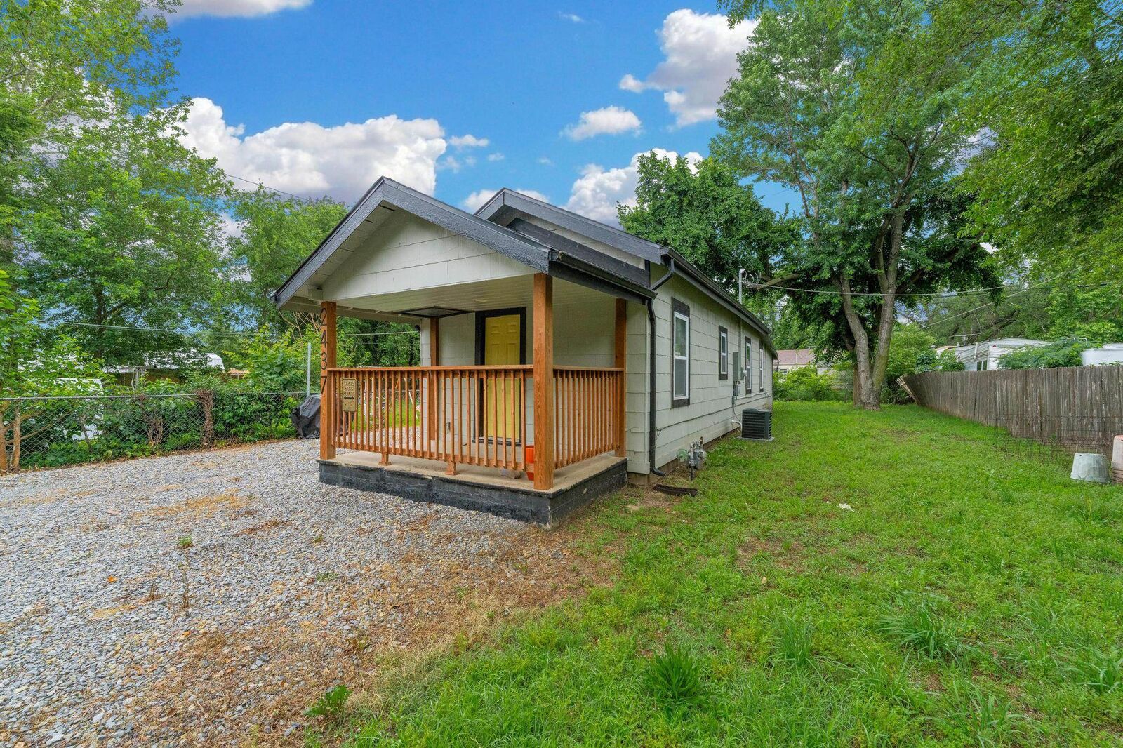 Property Photo:  2437 N Woodland St  KS 67204 