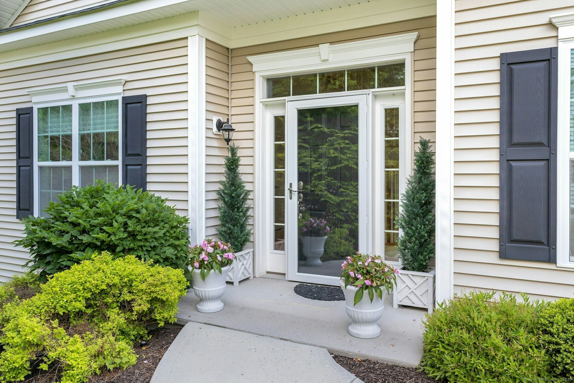 Property Photo: 17 Wilderswood Way 17 CT 06810