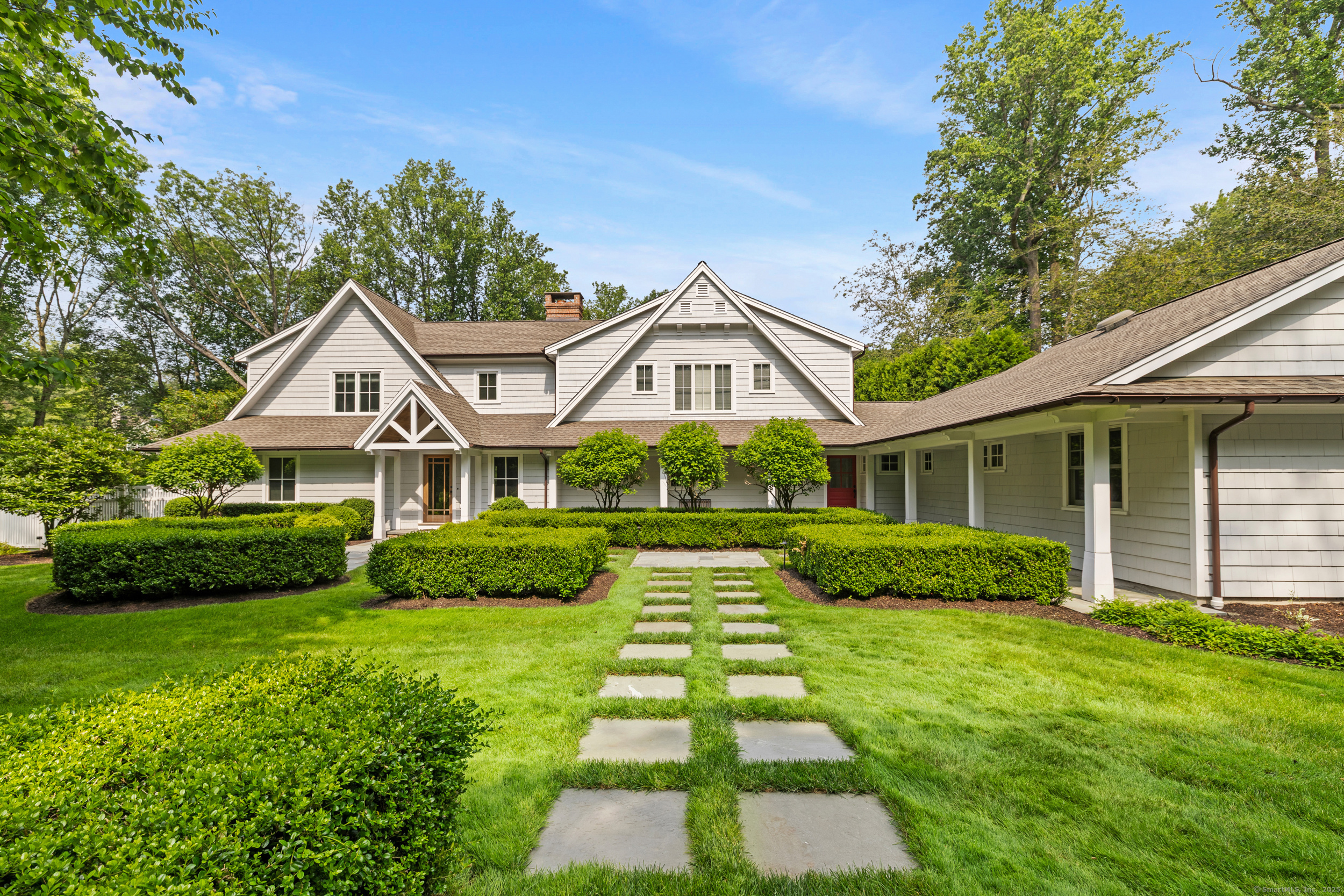 Property Photo:  9 Woodside Lane  CT 06880 