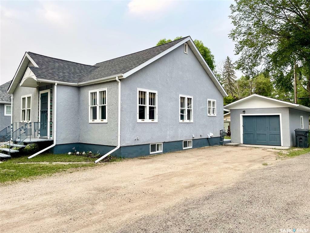 Property Photo: 77 Fourth Avenue N SK S3N 1A4