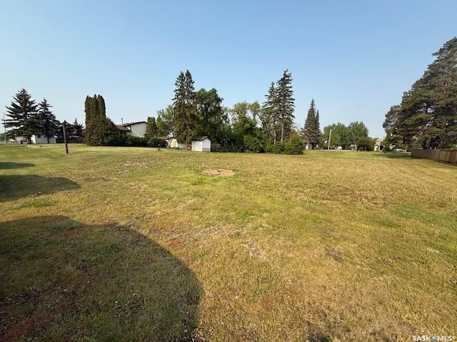 Property Photo:  106 3 Street E  SK S0M 1M0 