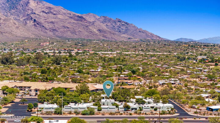 Property Photo:  7832 N La Canada Drive  AZ 85704 