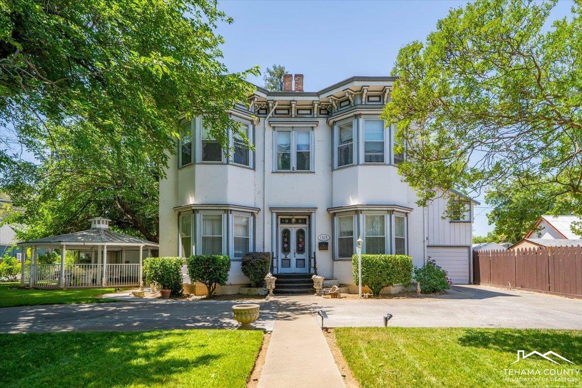 Property Photo: 1313 Jackson Street CA 96080