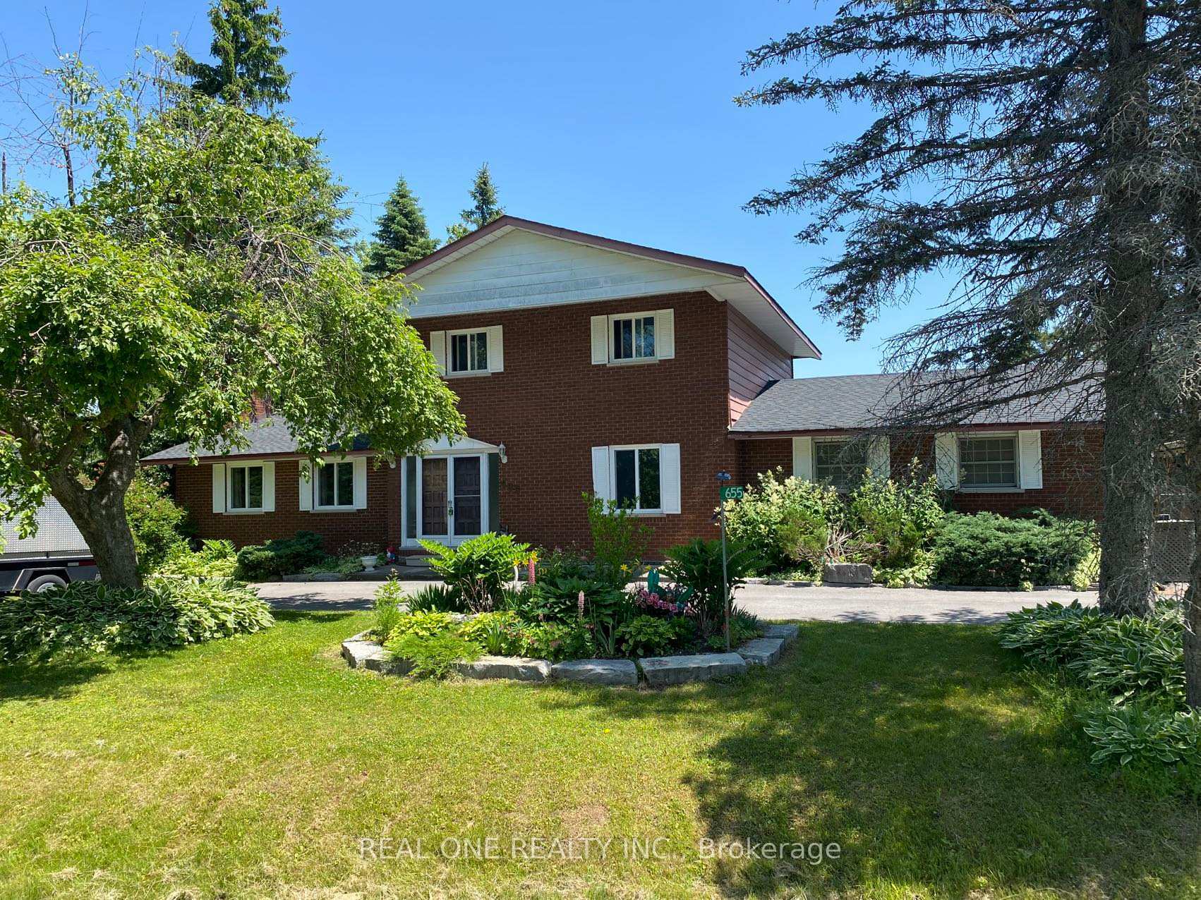 Property Photo: 655 Turtle Bay Blvd. North Boulevard N ON K0L 1T0